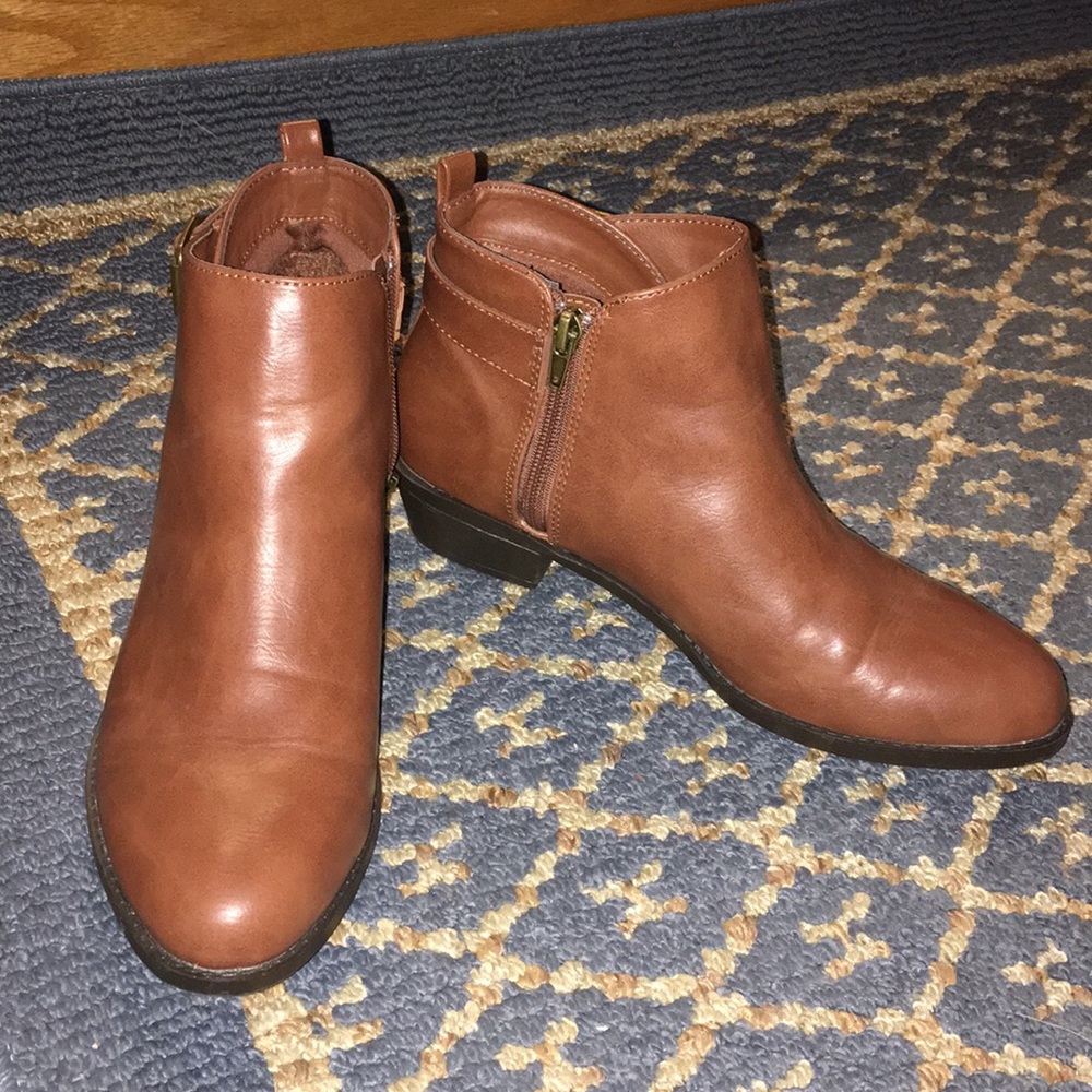 Ankle booties